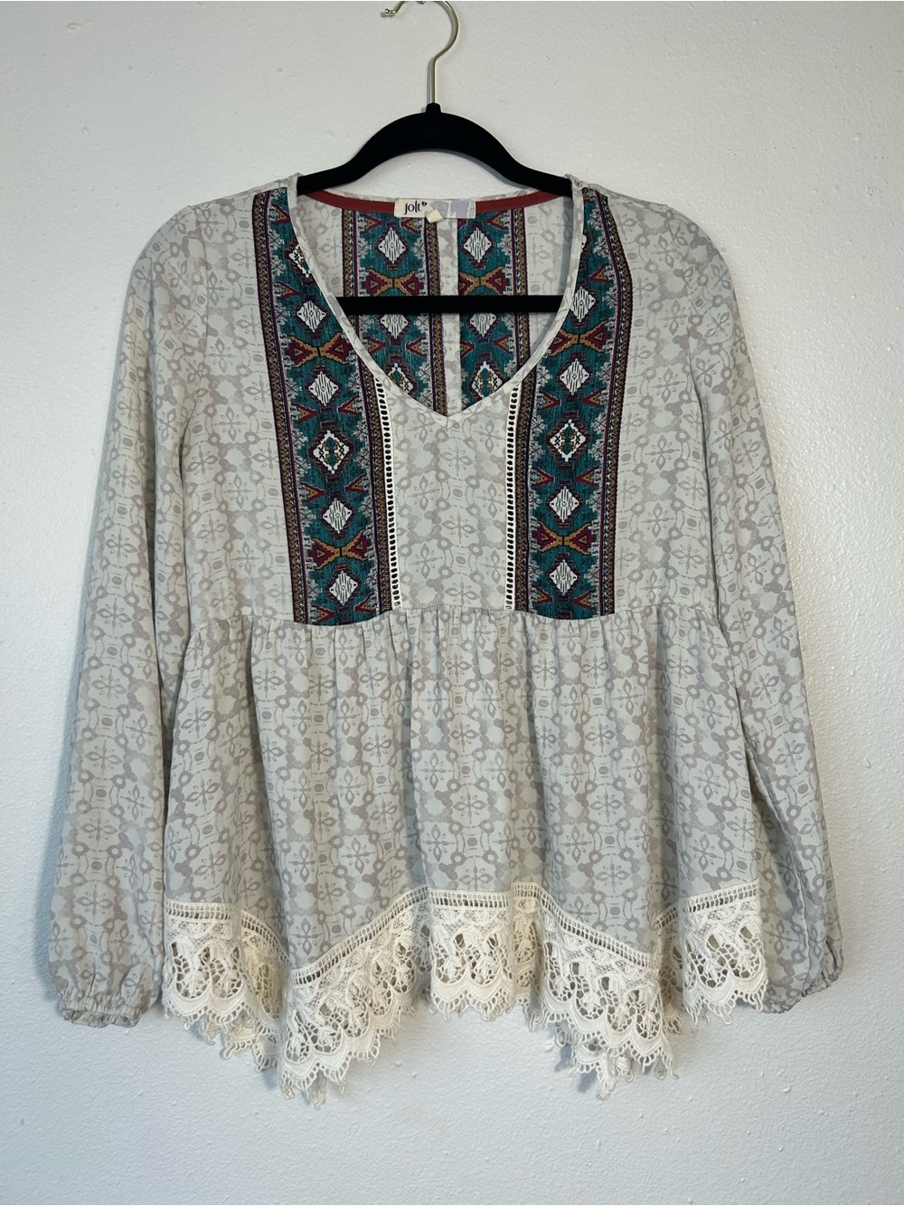 Jolt Boho Peasant Blouse Size S Gray Embroidered Crochet Lace Trim Babydoll Top - Picture 3 of 8